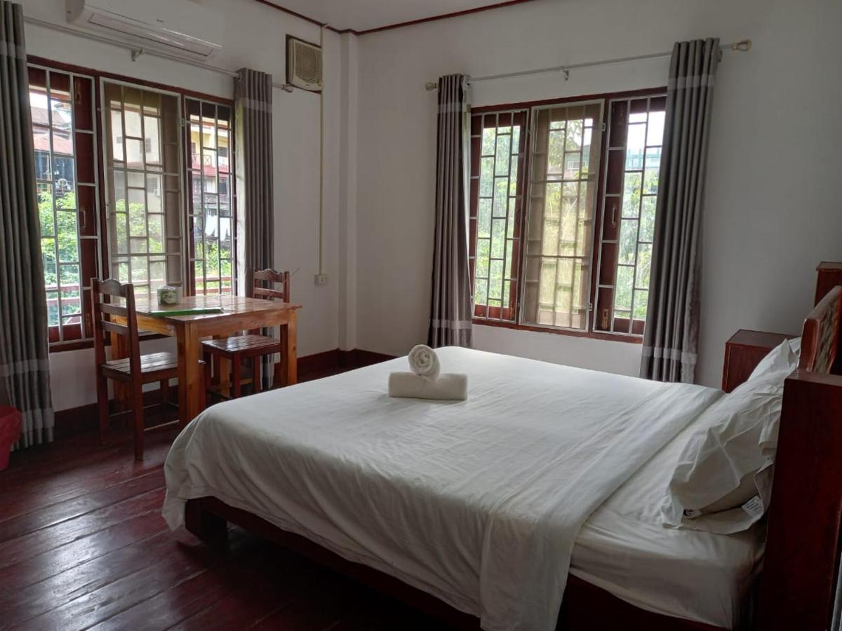 Riverside Garden Hostel Vang Vieng Esterno foto