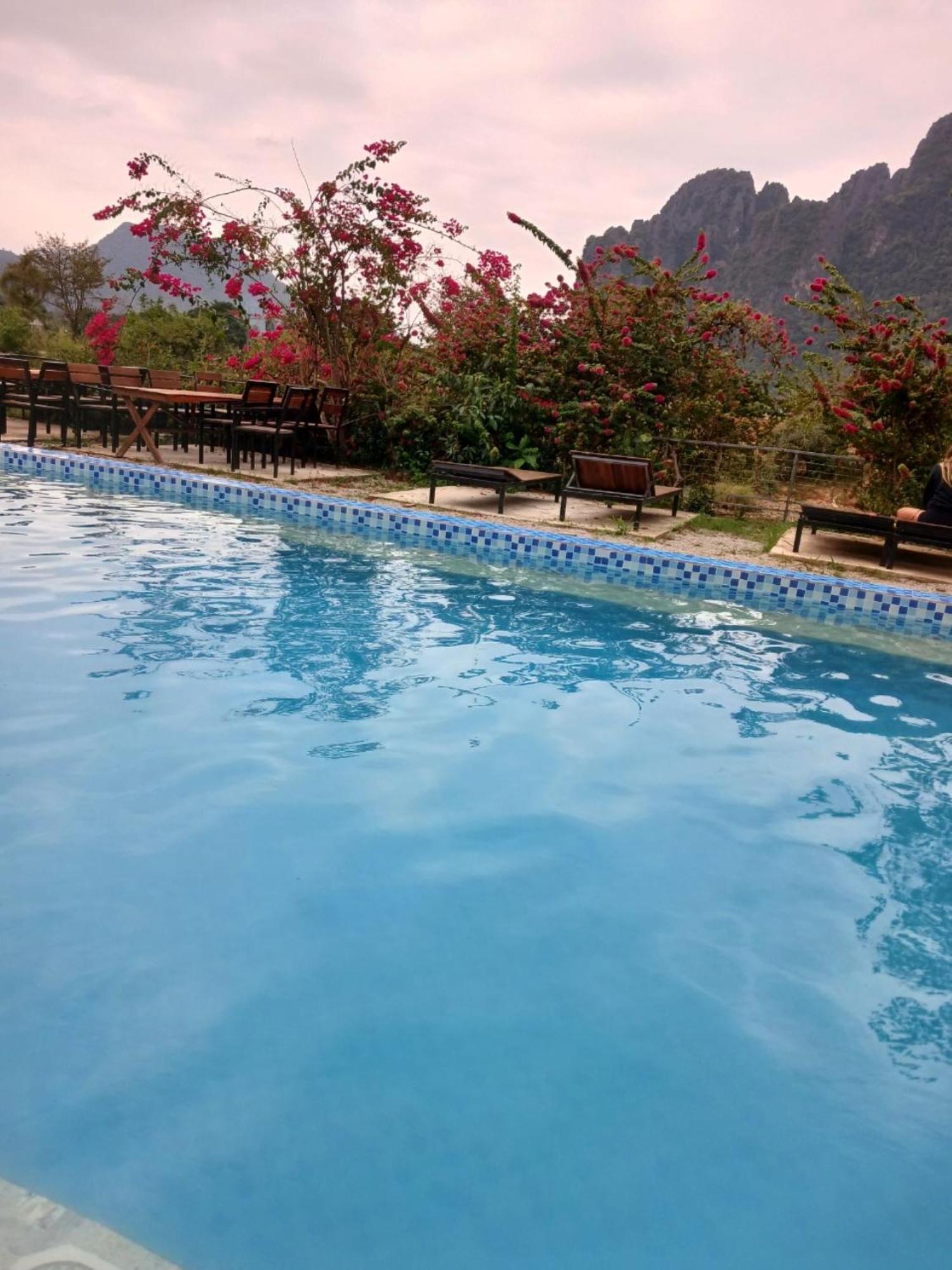 Riverside Garden Hostel Vang Vieng Esterno foto