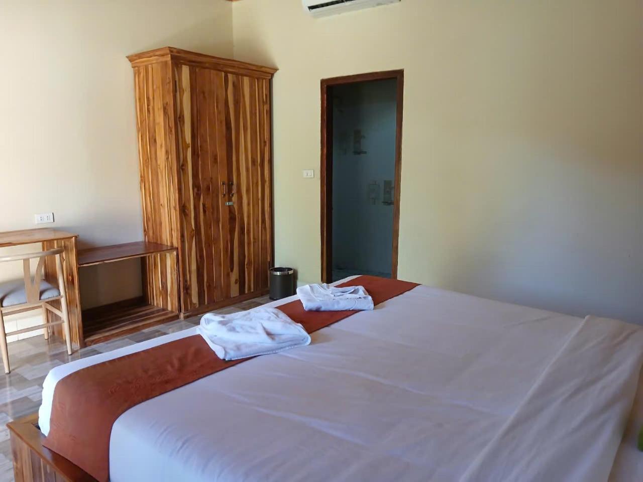 Riverside Garden Hostel Vang Vieng Esterno foto